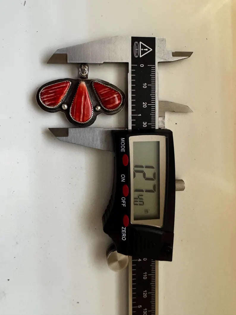 Red Spiney Oyster Pendant