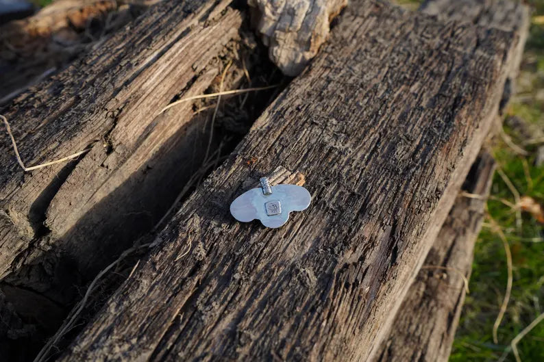 Red Spiney Oyster Pendant